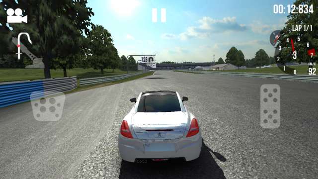 車を愛する全ての人へ レーシングゲーム神アプリ Assoluto Racing のご紹介 Iphone Androidスマホアプリ ドットアップス Apps