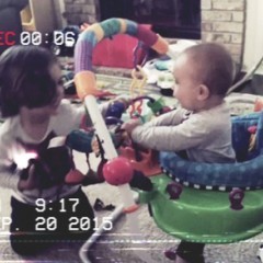 あのなつかしの画質がよみがえる！カメラアプリ「Camcorder」で時代の良さをもう1度味わおう！のアイコン