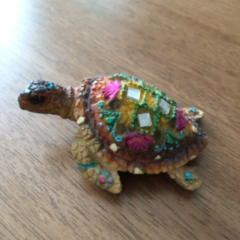 「写真を白黒に簡単モノトーン化できる画像加工アプリ」渋くて格好いい白と黒の世界を楽しめる写真加工アプリ！のアイコン