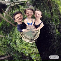 写真をアーティスティックにデザインできるスマホアプリ「Pluto Camera - Tiny Planet social app」のアイコン